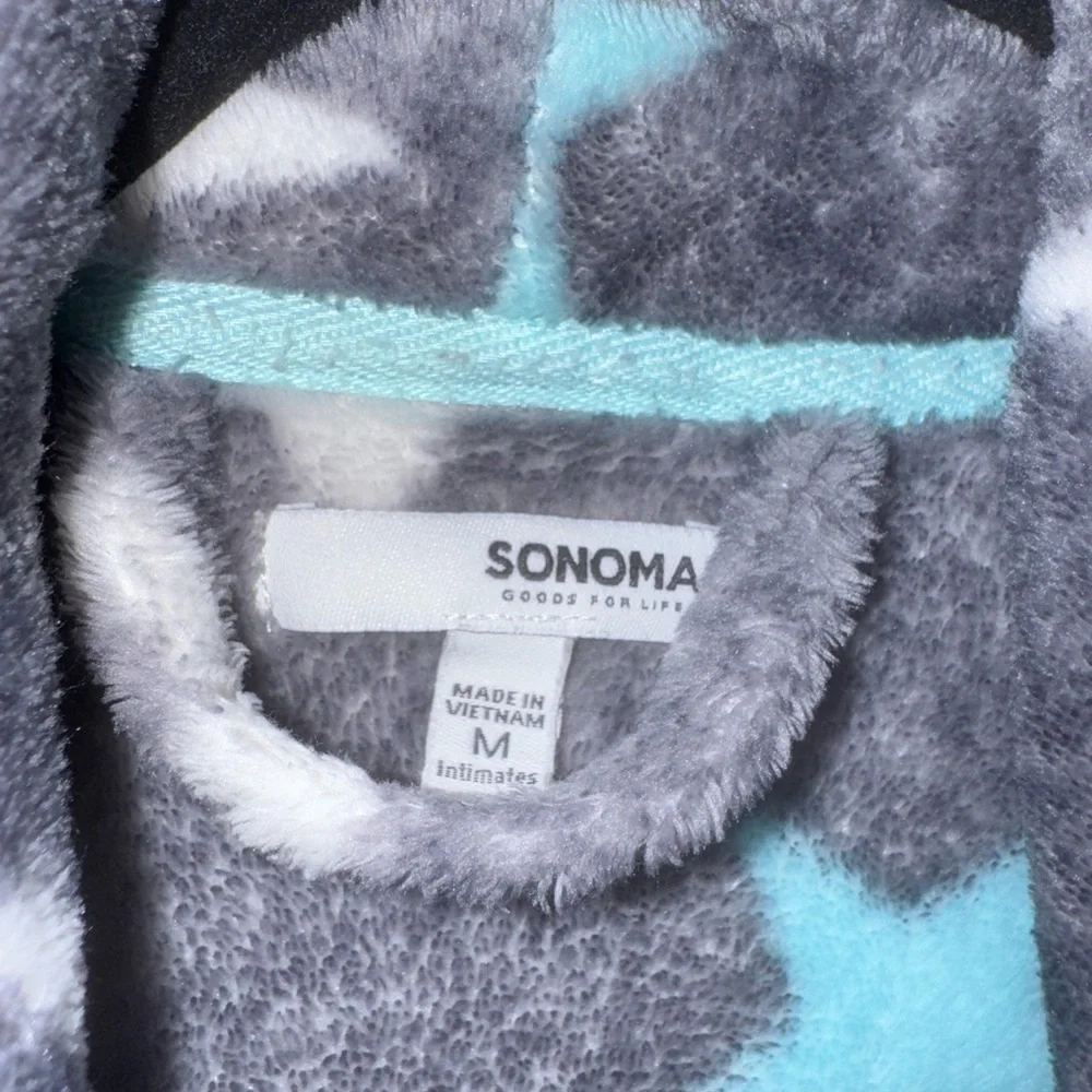 Sonoma Robe with Star Design - Picture 2 of 2